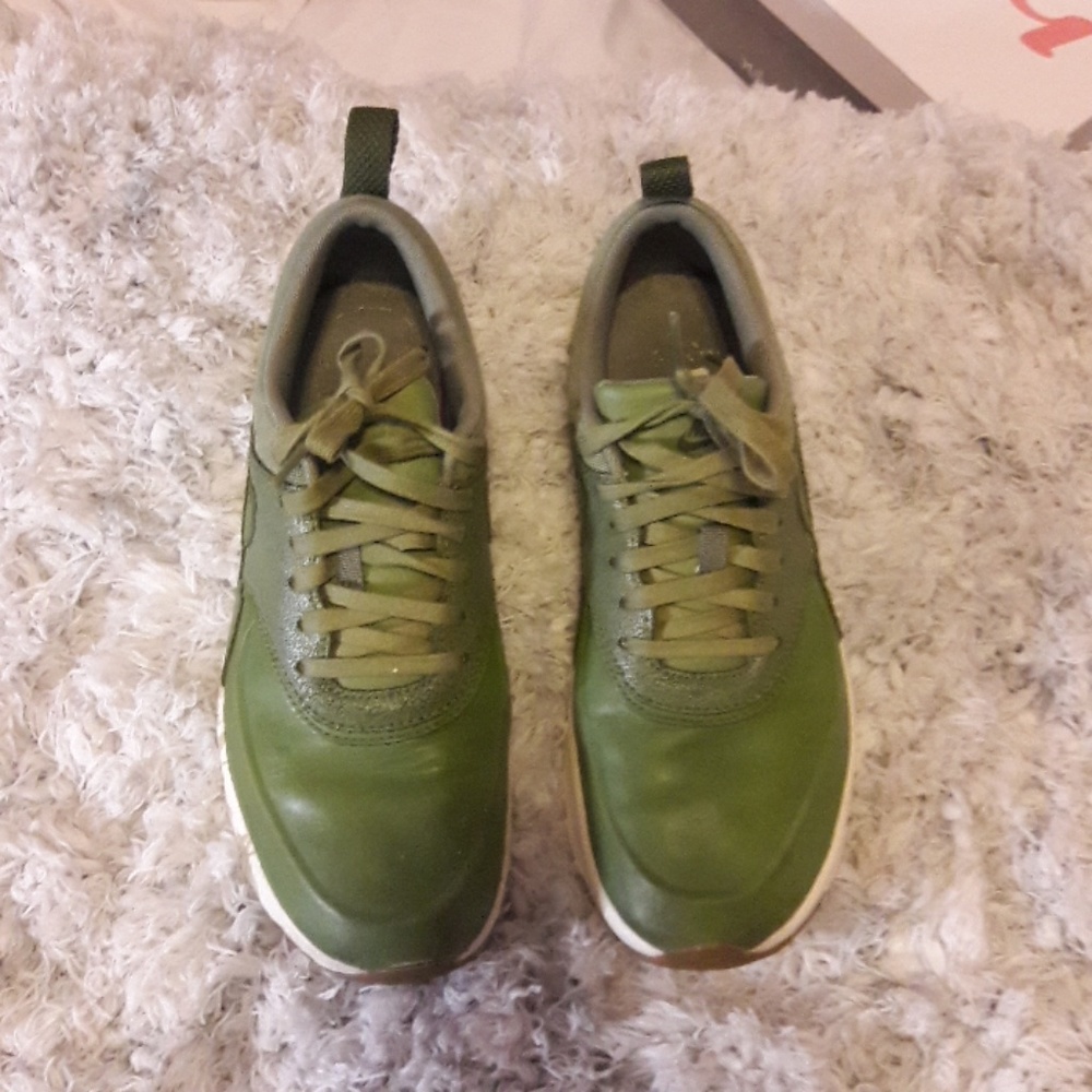 Nike Olive Max Theas - Picture 3 of 3